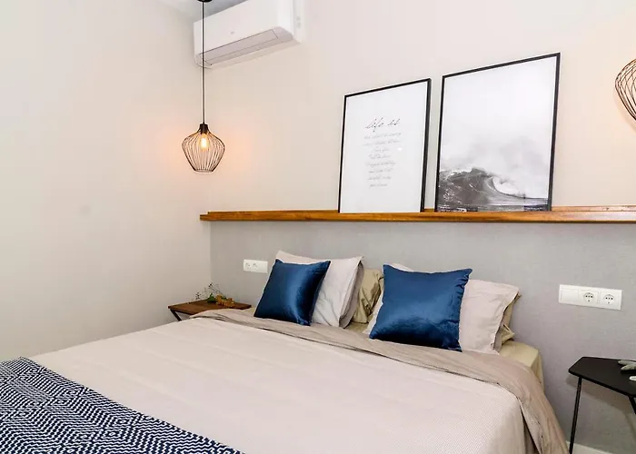 דירה Spaces Deluxe Centre סיטגס