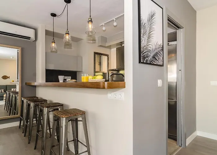 Spaces Deluxe Centre דירה סיטגס